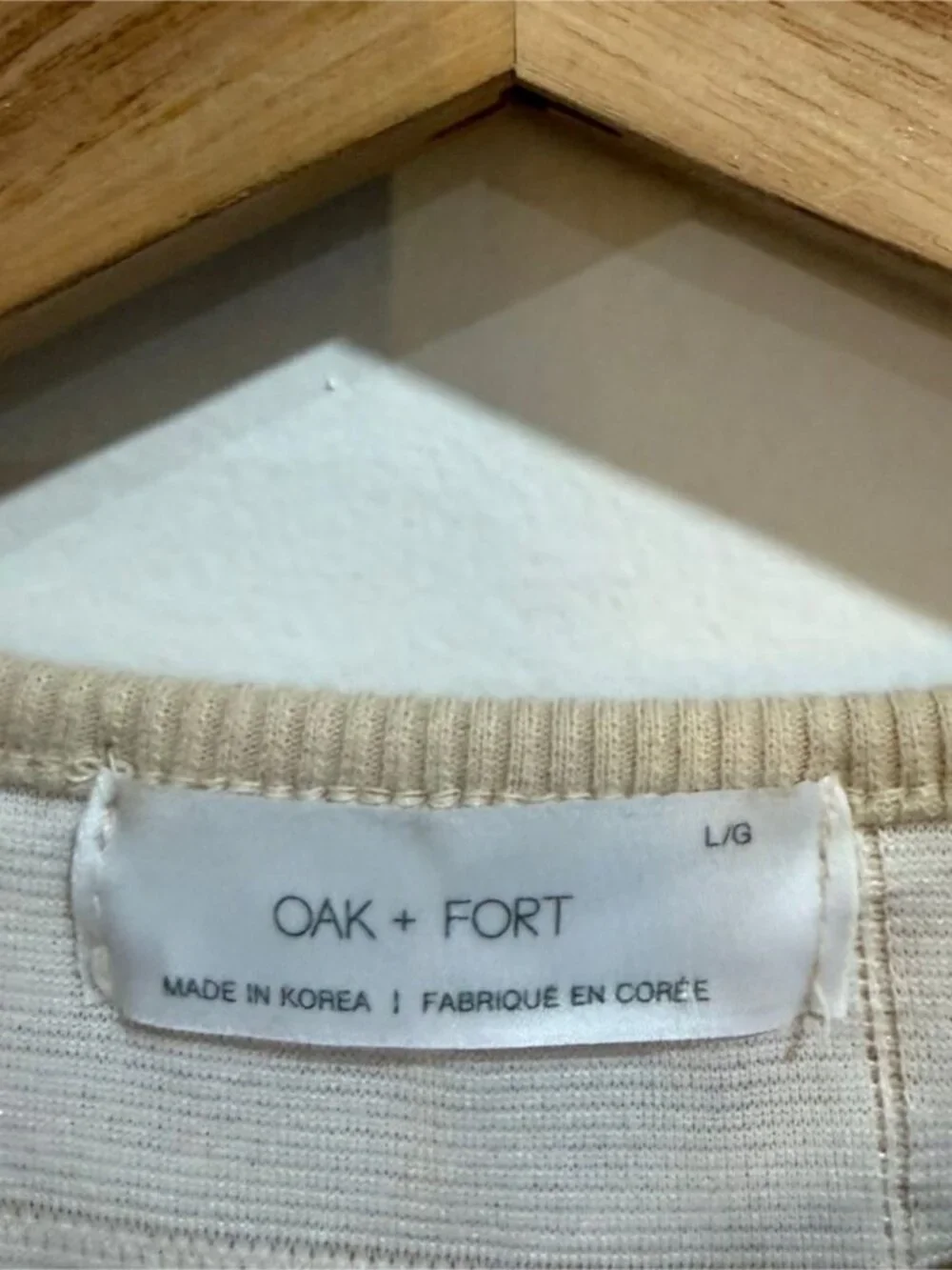 Oak + Fort Beige Textured Ruched Cropped Top Size L Minimalist - Picture 9 of 10